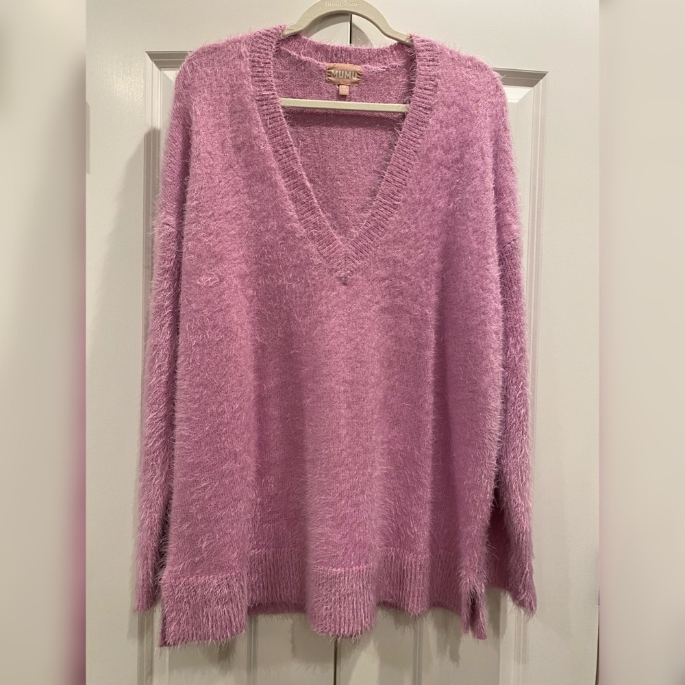 Beautiful sweater. Worn once